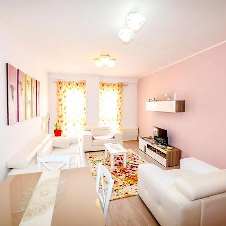Happy Stories' Apartment In City Centre Shkodra Exterior foto